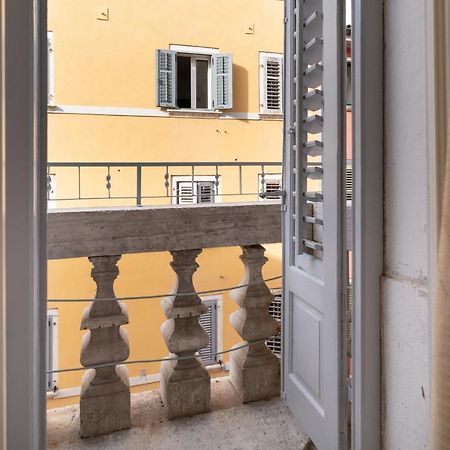 Mimi Carera Apartment & Room Ровинь Экстерьер фото