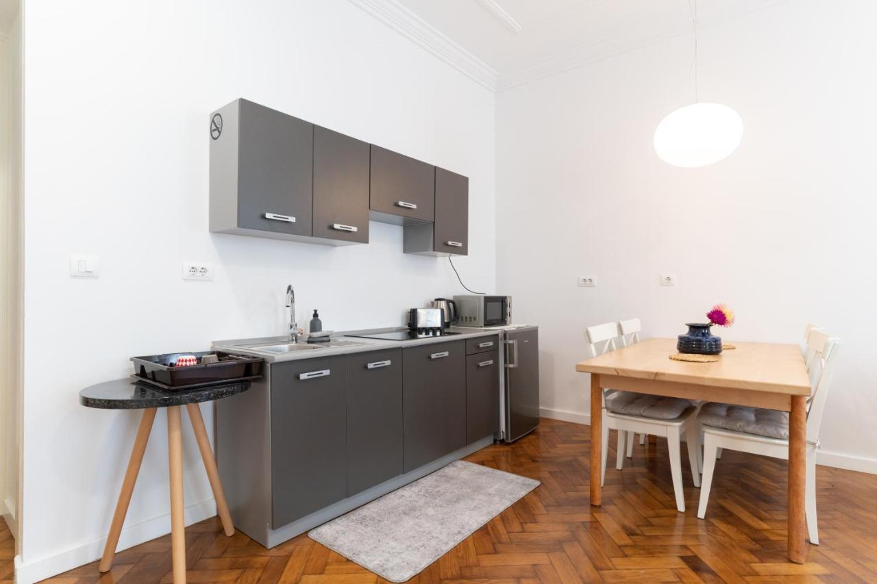 Mimi Carera Apartment & Room Ровинь Экстерьер фото